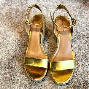 Lilly Pulitzer Gold Wedges